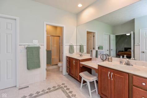 5600 N Red Oak Drive Greenfield IN 46140