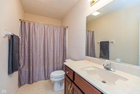5600 N Red Oak Drive Greenfield IN 46140