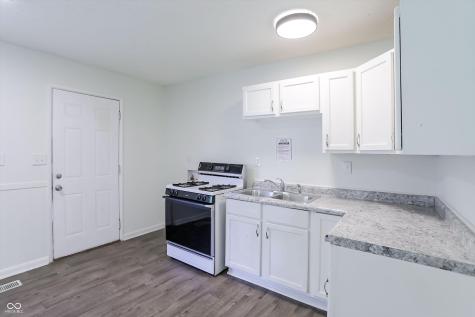6672 E 43rd Place Indianapolis IN 46226