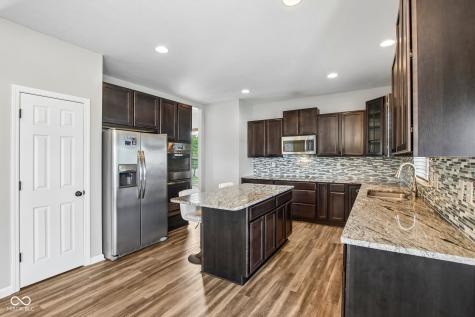 1628 Ballyganner Drive Avon IN 46123