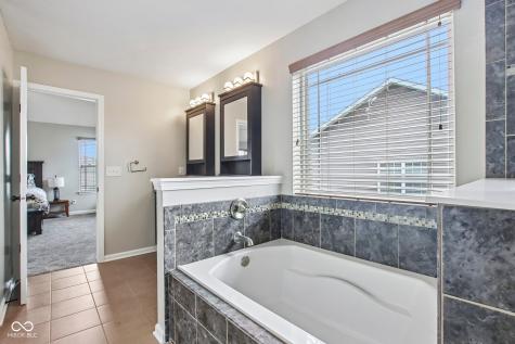 1628 Ballyganner Drive Avon IN 46123