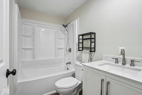 1628 Ballyganner Drive Avon IN 46123