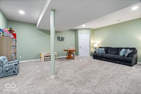 8594 Verbena Road Zionsville IN 46077