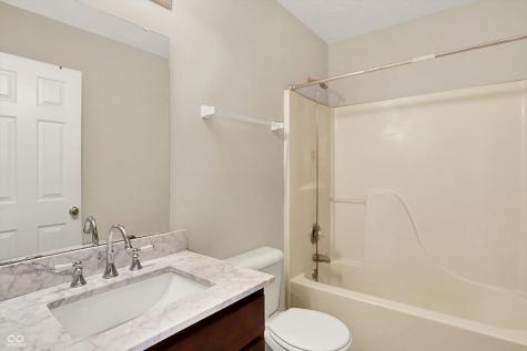 7754 Evian Drive Indianapolis IN 46236