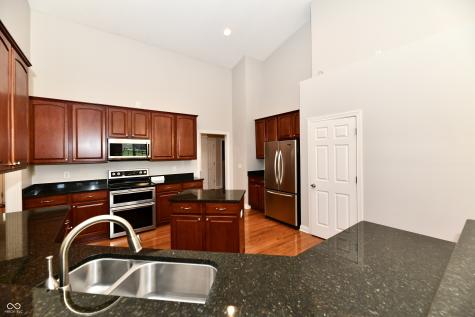 15462 Mission Hills Drive Carmel IN 46033