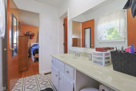 1014 Washington Street Hope IN 47246
