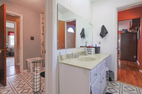 1014 Washington Street Hope IN 47246