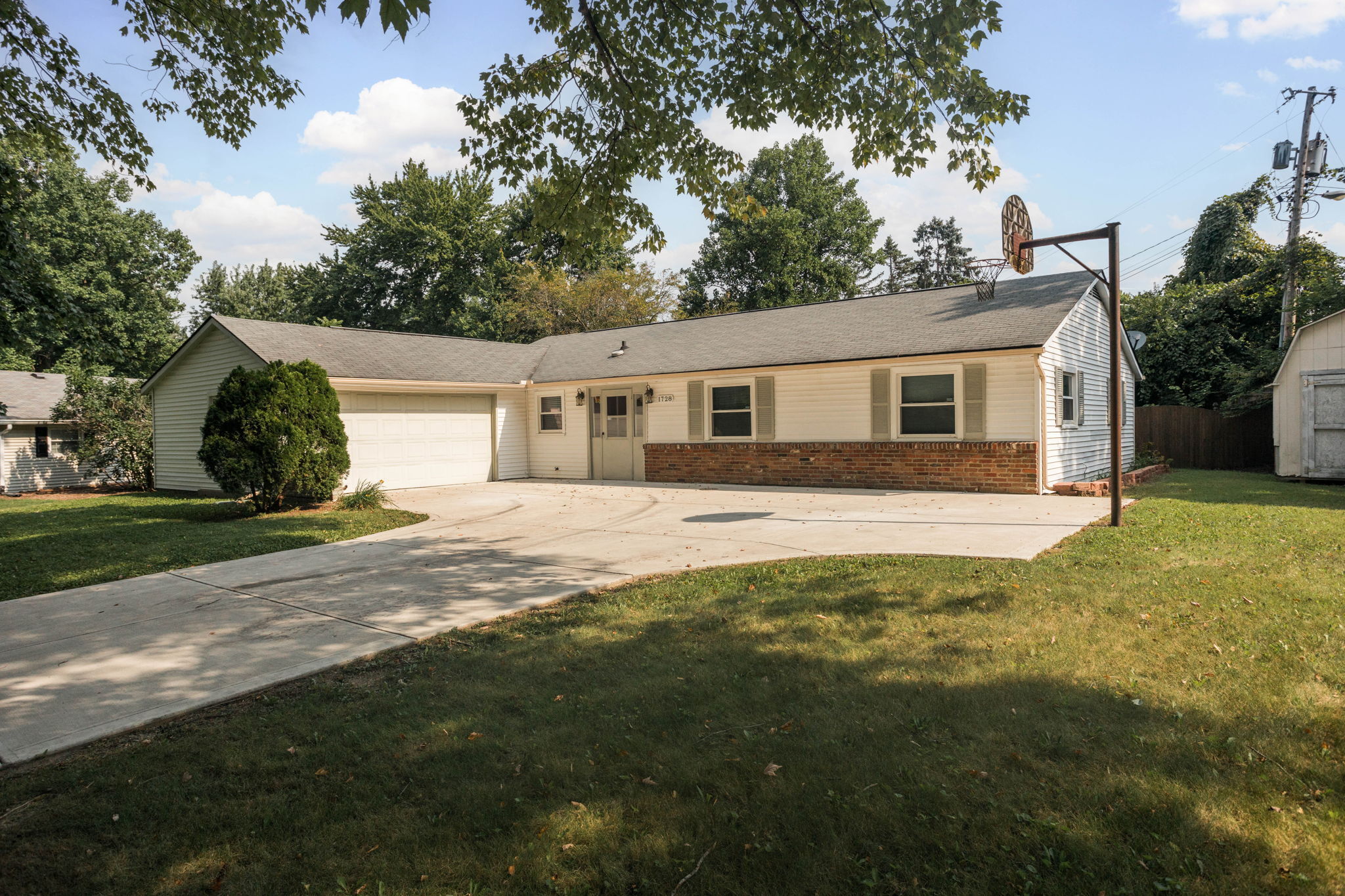 1728 W 72nd Place Indianapolis IN 46260