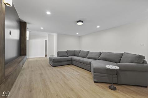 10707 Club Chase Fishers IN 46037