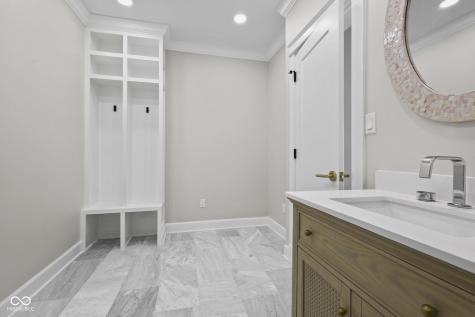 10707 Club Chase Fishers IN 46037