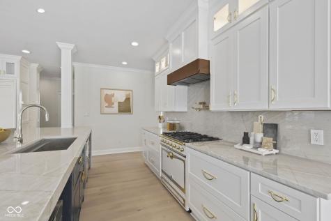 10707 Club Chase Fishers IN 46037