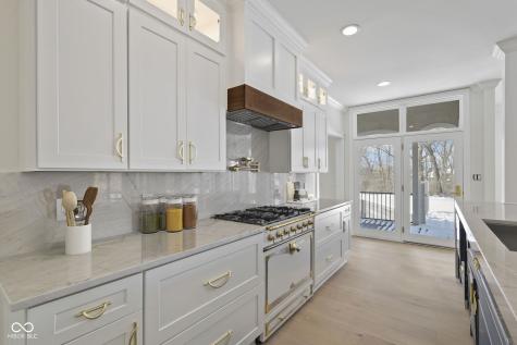 10707 Club Chase Fishers IN 46037