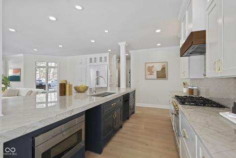 10707 Club Chase Fishers IN 46037