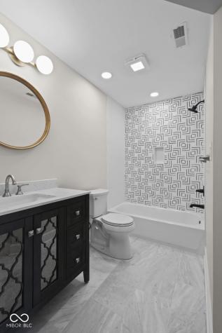 10707 Club Chase Fishers IN 46037