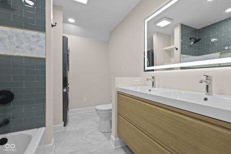 10707 Club Chase Fishers IN 46037