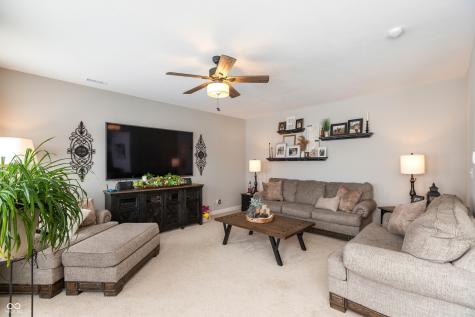 2621 Creek Bank Drive Columbus IN 47201