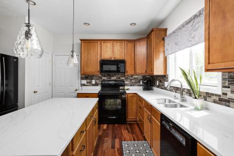 8837 Amber Stone Court Zionsville IN 46077