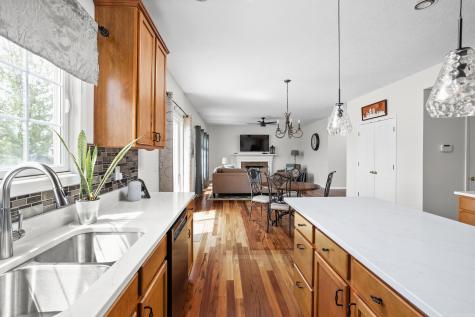 8837 Amber Stone Court Zionsville IN 46077