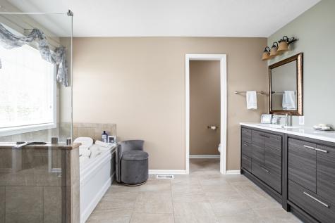 8837 Amber Stone Court Zionsville IN 46077