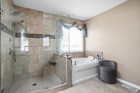 8837 Amber Stone Court Zionsville IN 46077