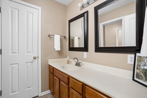 8837 Amber Stone Court Zionsville IN 46077
