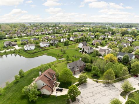 8837 Amber Stone Court Zionsville IN 46077
