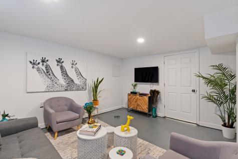 739 E 53rd Street Indianapolis IN 46220