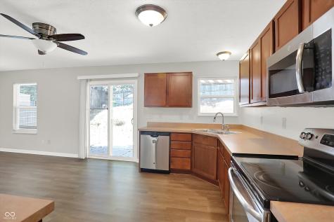 32 Meridian Gardens Lane Indianapolis IN 46227