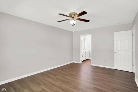 32 Meridian Gardens Lane Indianapolis IN 46227