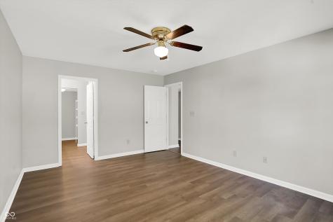 32 Meridian Gardens Lane Indianapolis IN 46227