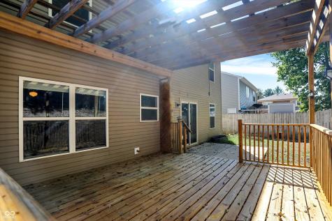 32 Meridian Gardens Lane Indianapolis IN 46227