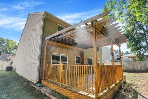 32 Meridian Gardens Lane Indianapolis IN 46227