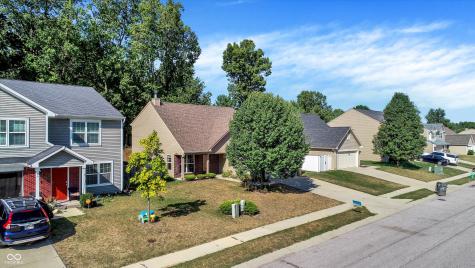 32 Meridian Gardens Lane Indianapolis IN 46227