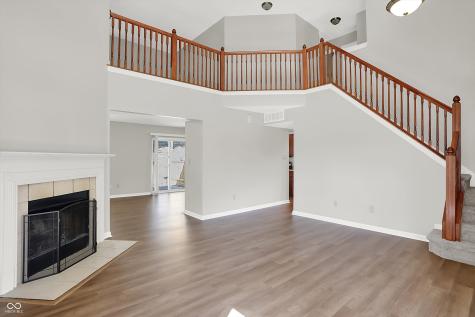 32 Meridian Gardens Lane Indianapolis IN 46227