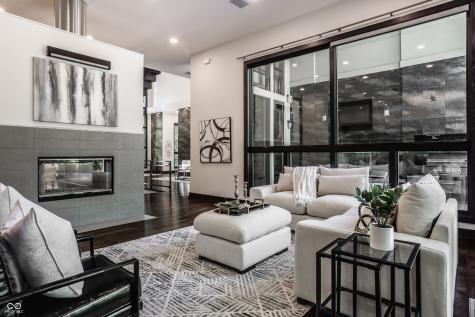 11548 Willow Springs Drive Zionsville IN 46077