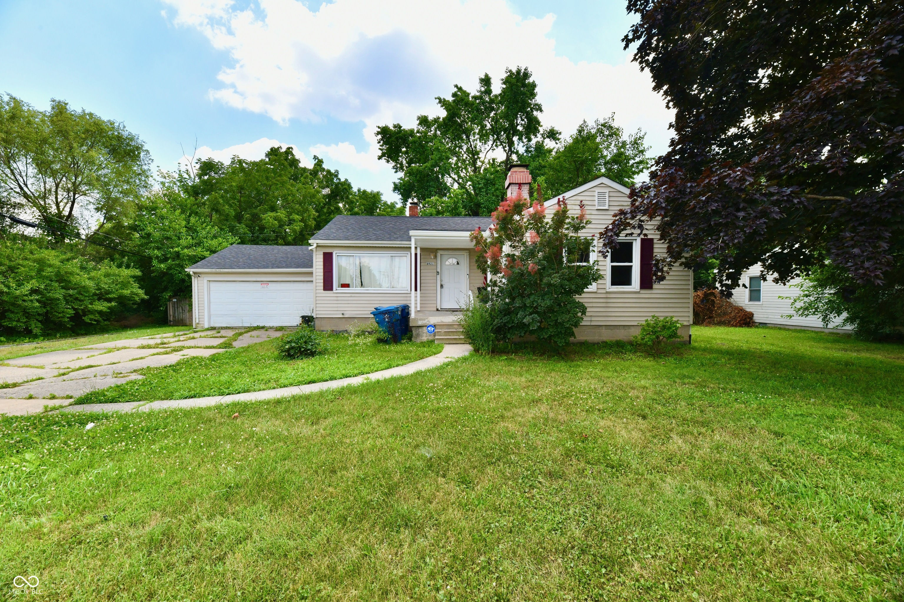 8921 E 21st Street Indianapolis IN 46219
