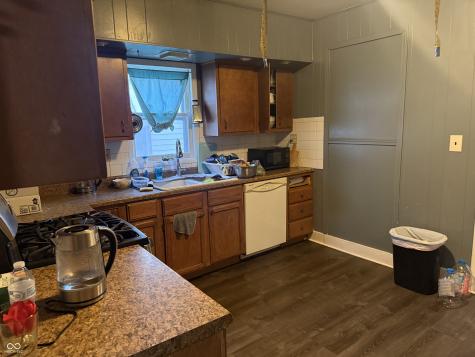 617 S Poplar Street Seymour IN 47274