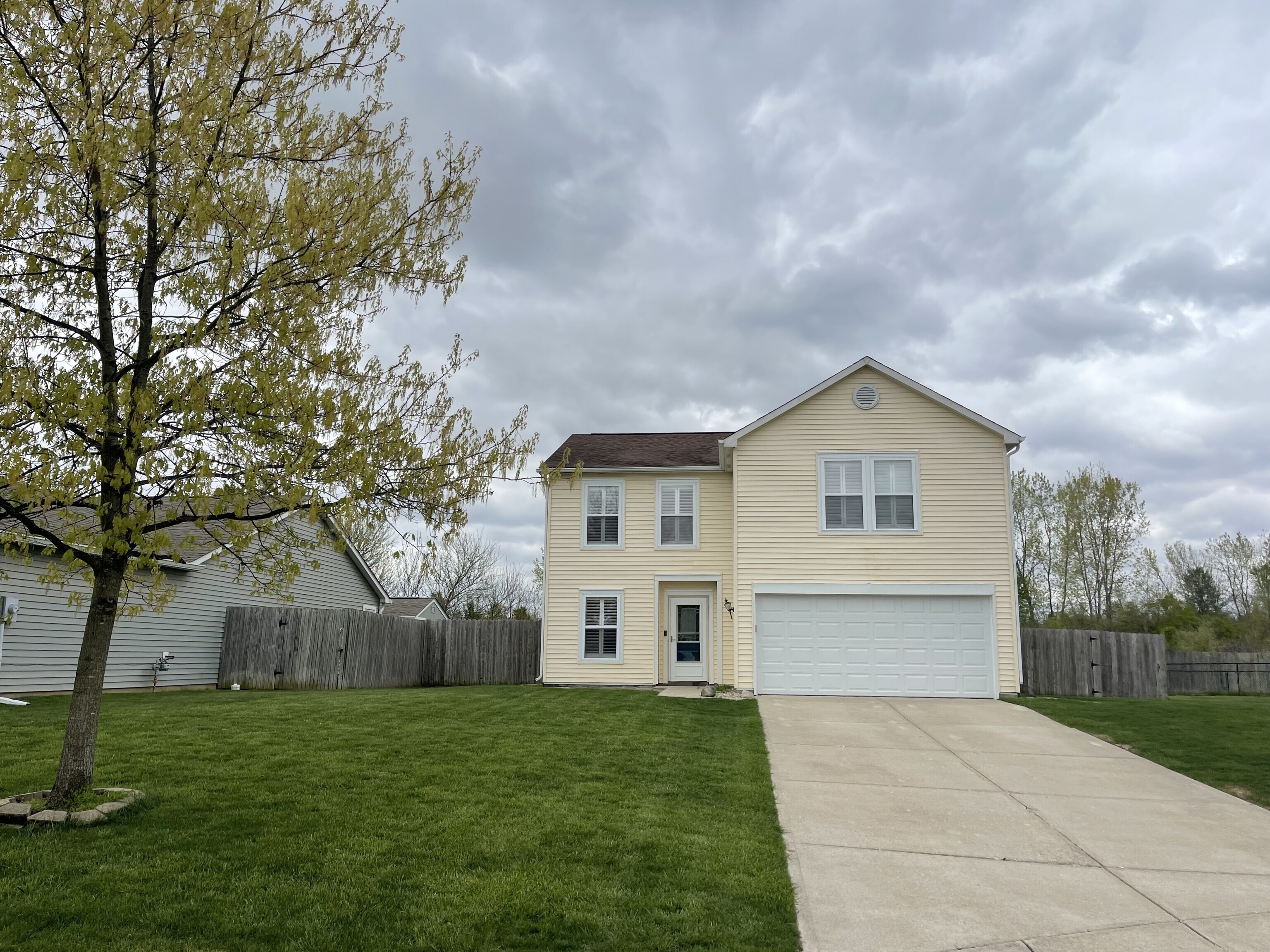1967 Brookside Court Greenfield IN 46140 21917384 Realty World 1967 Brookside Court Greenfield IN 46140 21917384 Realty World