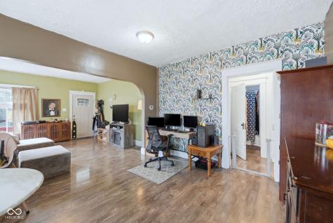 3724 E Market Street Indianapolis IN 46201