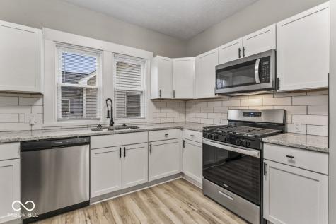 234 N Adams Street Brownsburg IN 46112