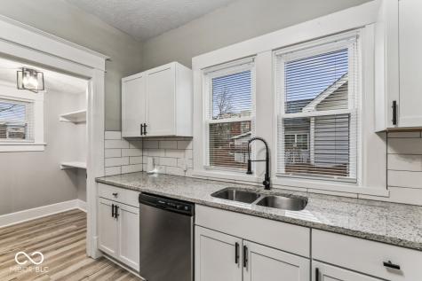 234 N Adams Street Brownsburg IN 46112