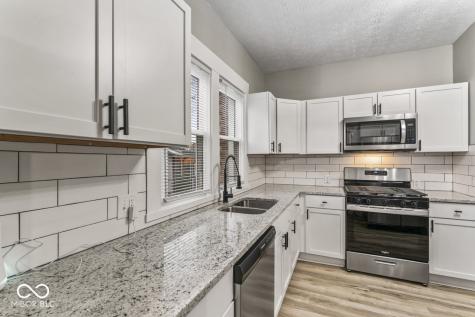 234 N Adams Street Brownsburg IN 46112