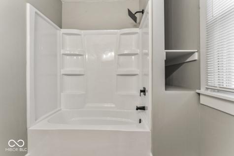 234 N Adams Street Brownsburg IN 46112