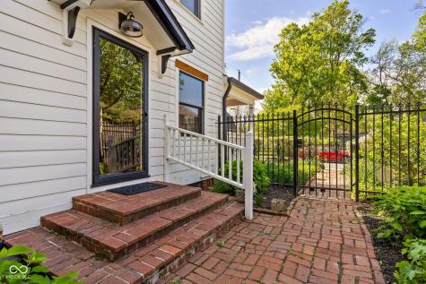 618 E 48th Street Indianapolis IN 46205