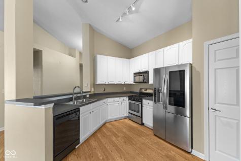 6051 Copeland Mills Court Indianapolis IN 46221