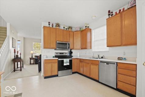17 English Green Westfield IN 46074