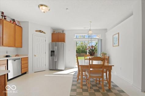 17 English Green Westfield IN 46074