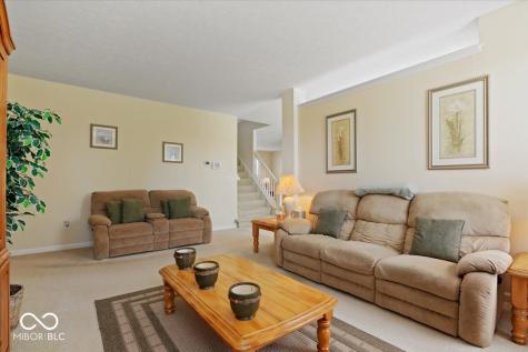 17 English Green Westfield IN 46074