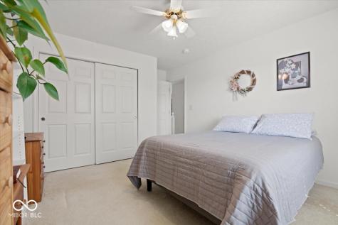 17 English Green Westfield IN 46074
