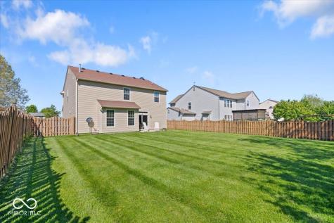 17 English Green Westfield IN 46074